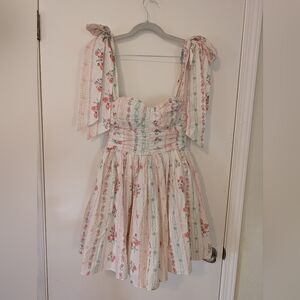 Chic Cream Strapless Dress